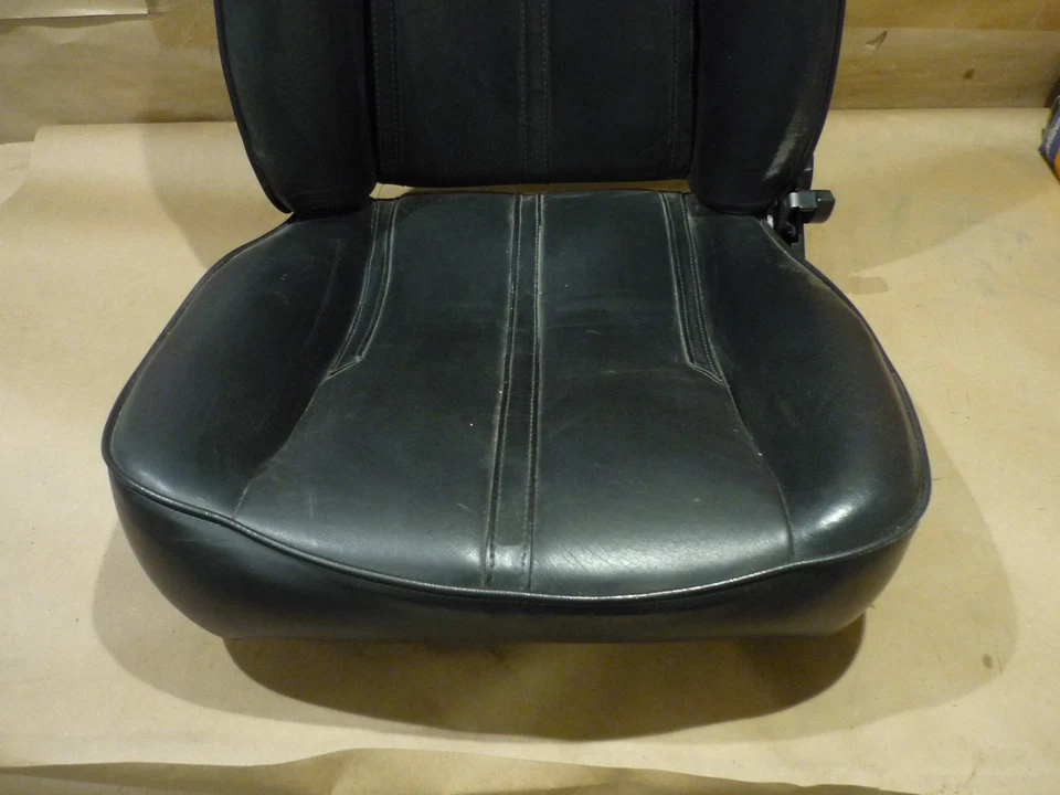 Ferrari 308 GTB/GTS EE. UU. - Asiento del conductor derecho negro Foto 2 de 4