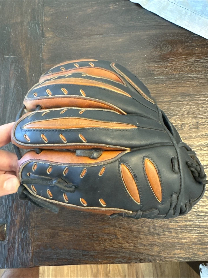 Luva Wilson A3000 tamanho 10,75” mão direita defensores internos Exo Tech adulto seminovo RARO - Imagem 4 de 4