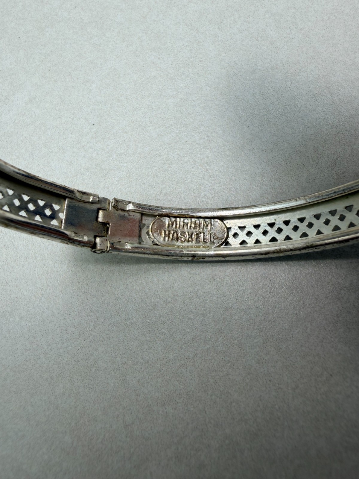 Miriam Haskell Silver Hinged Bangle Bracelet 6.3/… - image 4