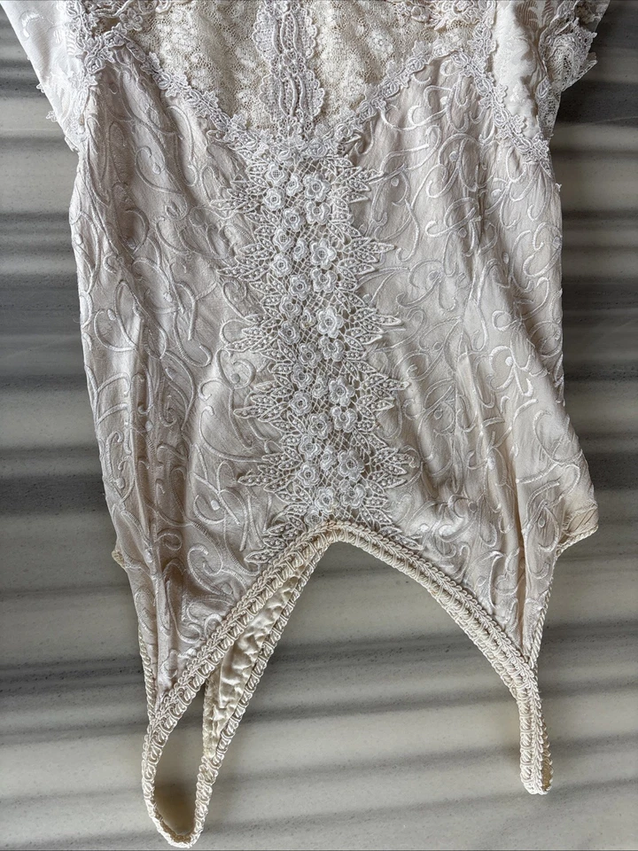 Vestido de novia vintage Martin Mccrea boho occidental talla mediana con shall Foto 2 de 4