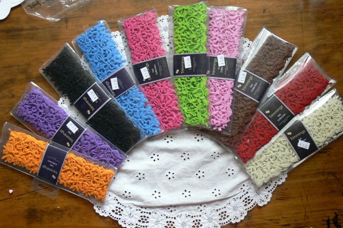 Floral FELT BRAIDS Flat BLACK Apprx 6cm Wide & 1 Metre Long 10 Colours Available - Picture 2 of 2