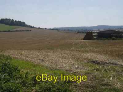 Foto 6x4 südlich von Windy Ridge Farm Warminster Die Ernte wurde geerntet c2007
