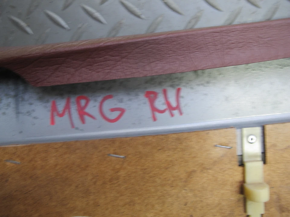 84-85 MAZDA RX7 FB 左门和右门内部装饰盖板套装衣服红色原始设备制造商 — 第 2/4 张图片