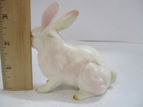1985 White Porcelain Lefton Rabbit Figurine H880 - Picture 2 of 3