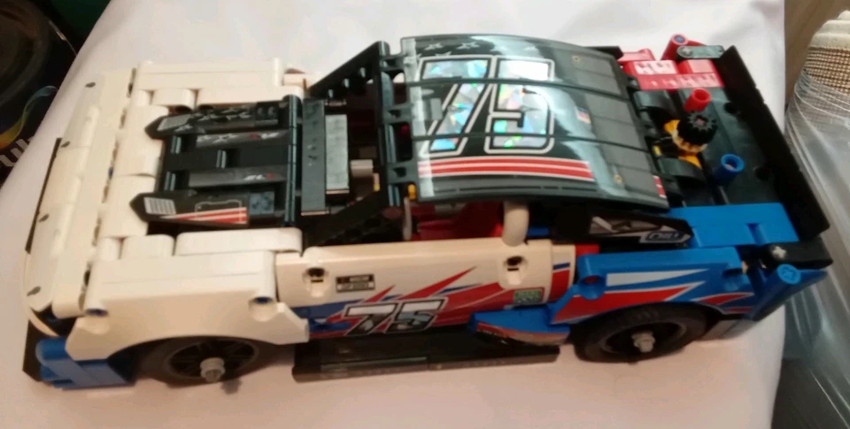 LEGO Technic 42153 NASCAR Next Gen Chevrolet Camaro ZL1, photo 3 of 5