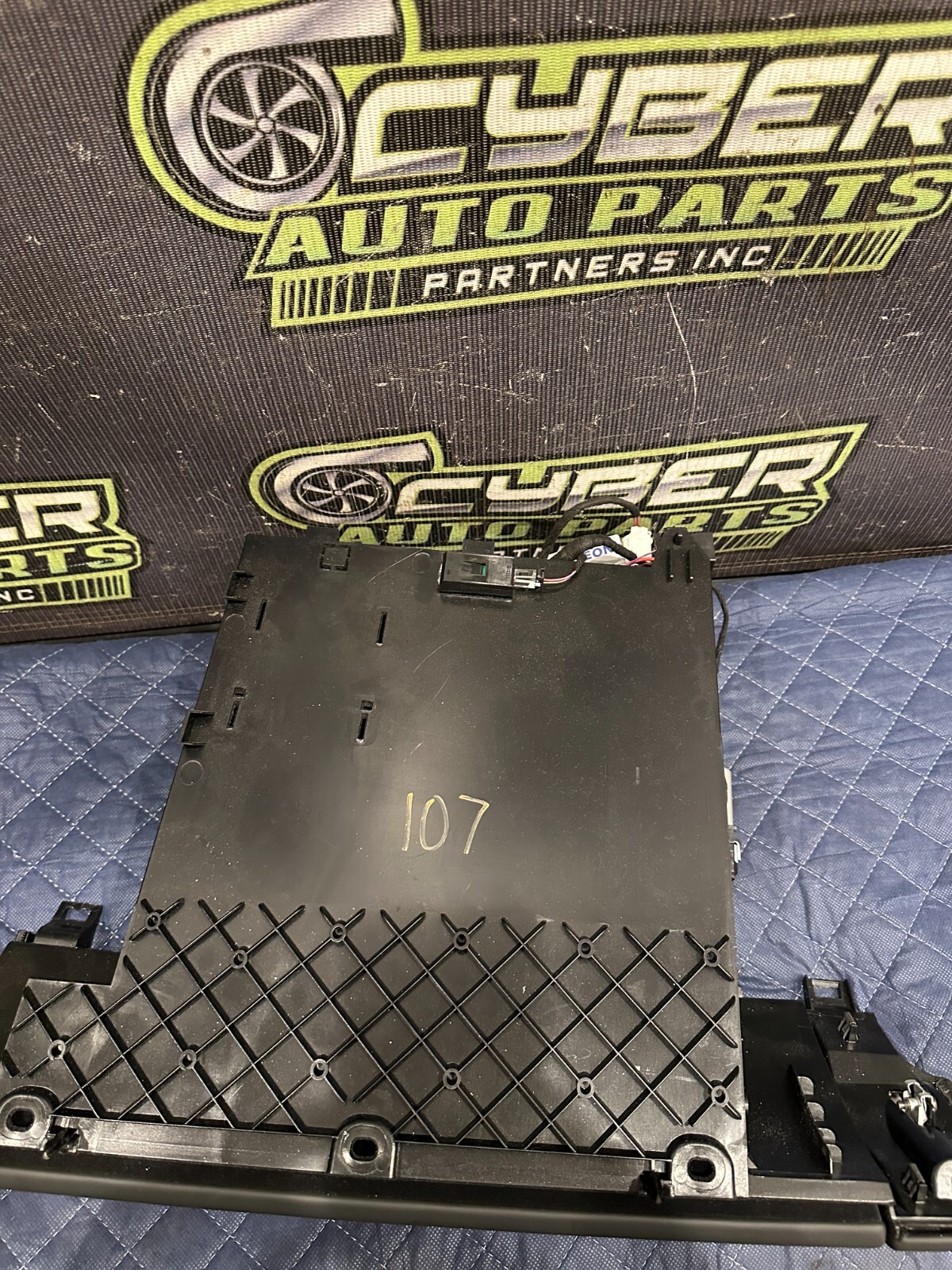 Audi R8 2014 Glove box