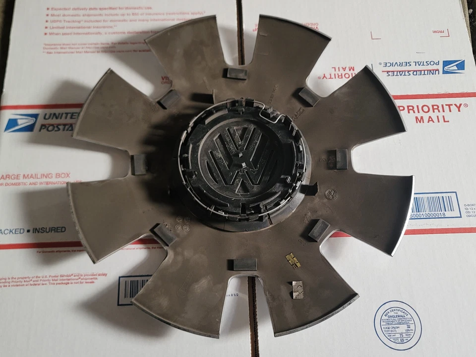 Genuine OEM 2012-2019 VW Volkswagen Beetle Chrome center cap P/N 5C0601149CQZQ - Изображение 3 из 4