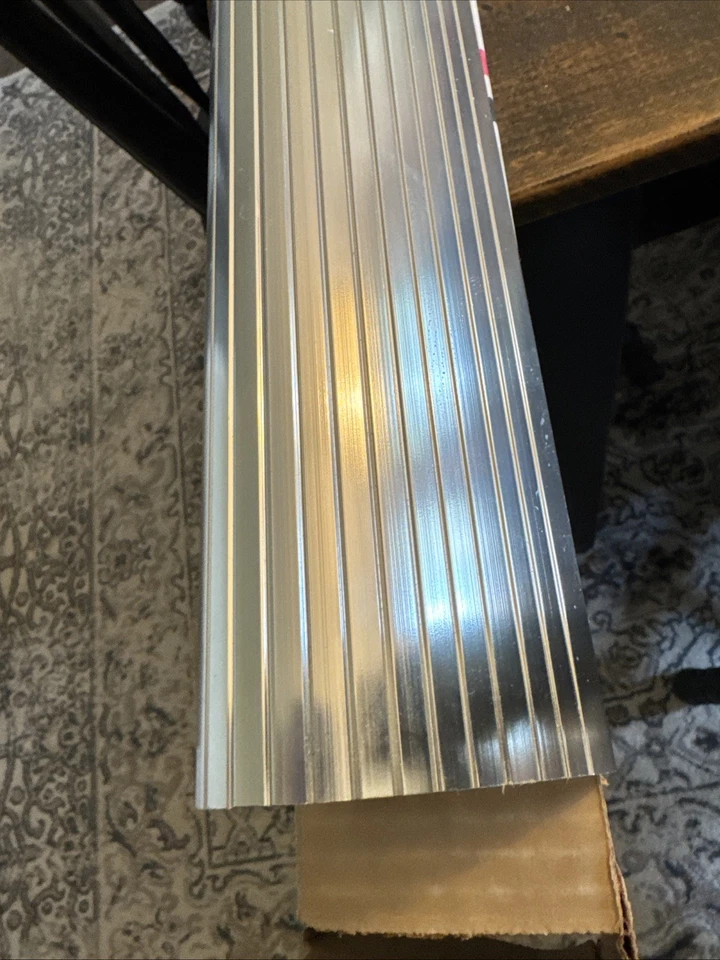 Protector de puerta trasera Deezee 1120 para camioneta Ford 1974-79 de colección Foto 3 de 4