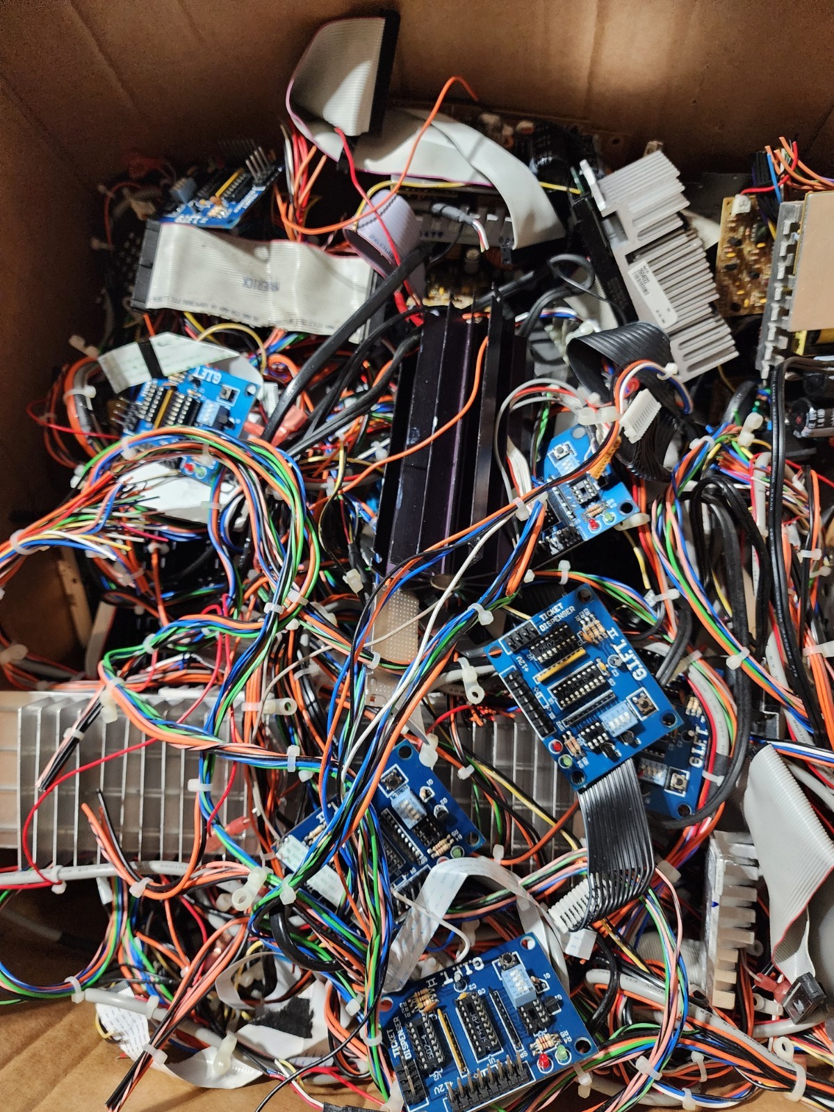 🔥High-yield scrap 10.50 POUNDS OF E-Scrap HARVESTED PRECIOUS METALS+WIRING HRNS