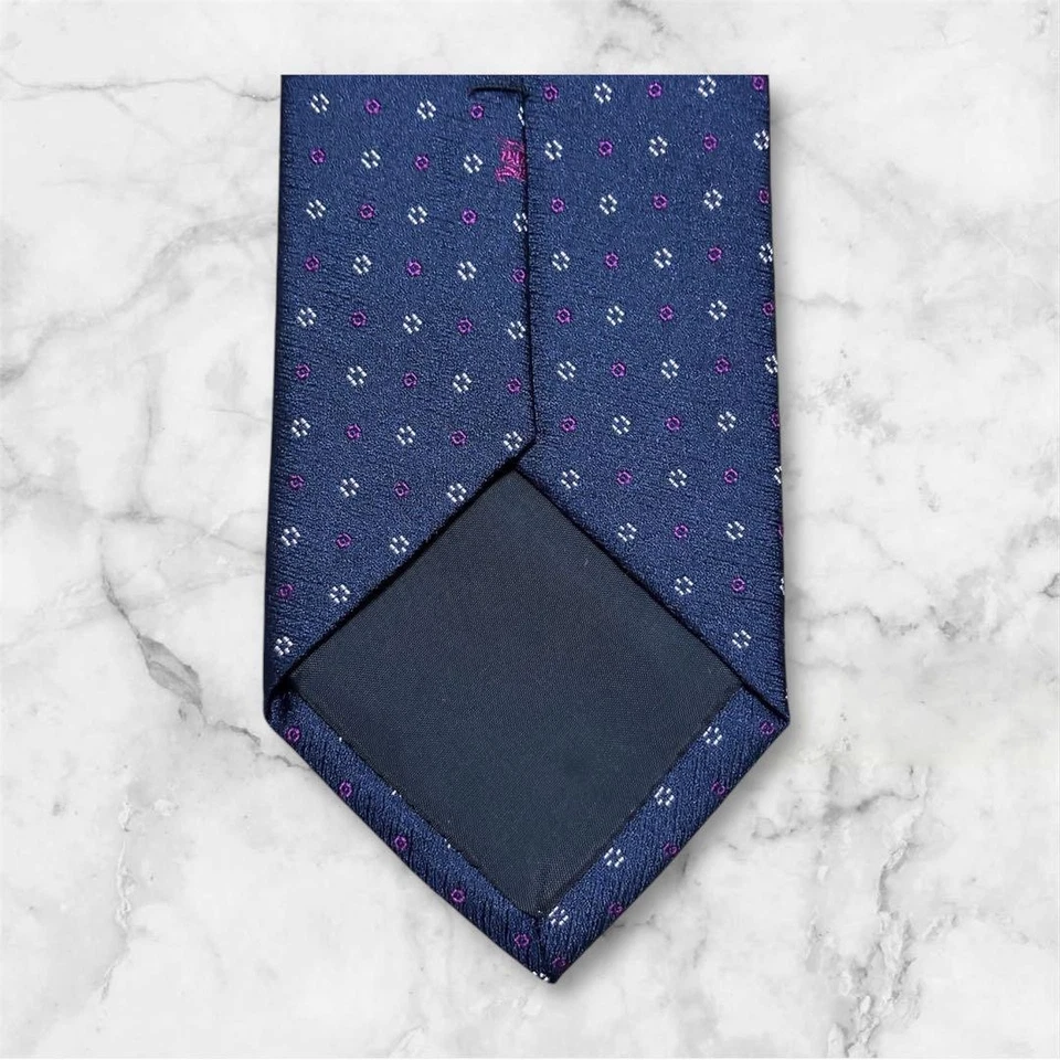 Burberry Black Label Navy Silk Dot Pattern Tie /Used 8cm Wide - Image 4 of 4