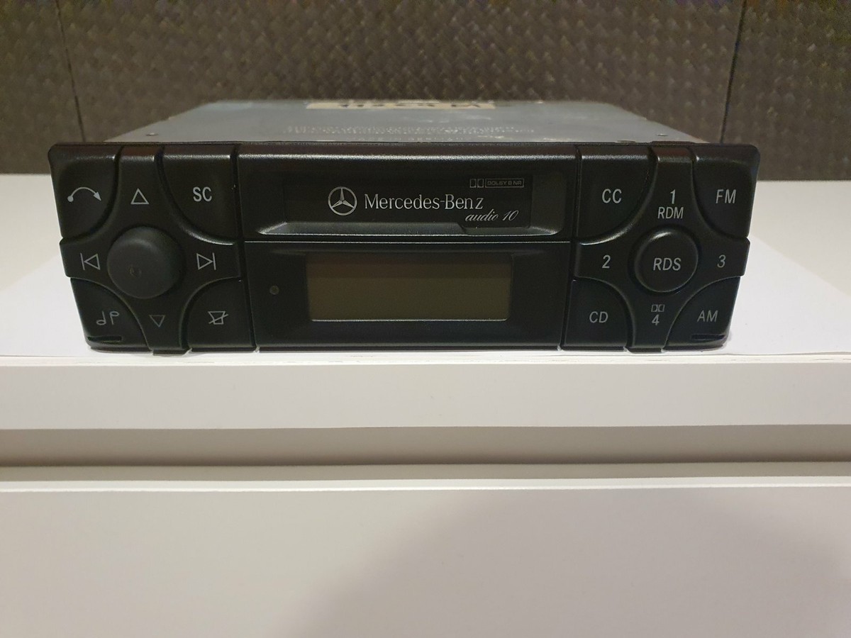 Mercedes Audio 10 BE3100 Becker cassette radio A 210 820 09 86 (01