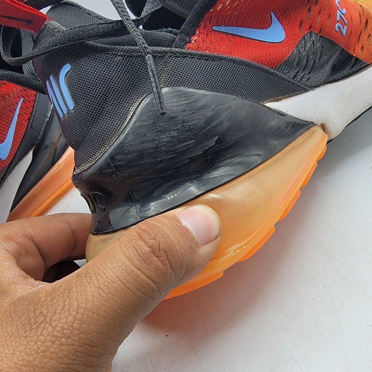 Nike Air Max 270 Mens 9.5 Sunset Red Orange Running Shoes  display picture 1