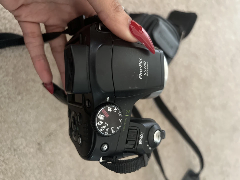 Fujifilm FinePix S Series S5700 7.1MP Digital Camera - Silver, photo 3 of 5