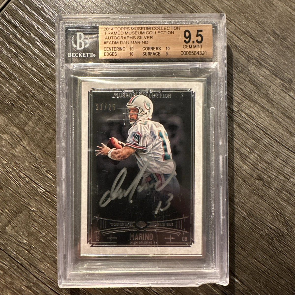 Dan Marino Football Serial Numbered Sports Trading Cards