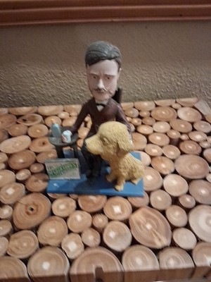 Dr. McGillicuddys Bobblehead Alcohol Drink Vintage With Dog Imported Schnapps 