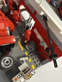Vtg LEGO Racers: Ferrari F1 Pit Set (8375) Set Complete 2004 Retired