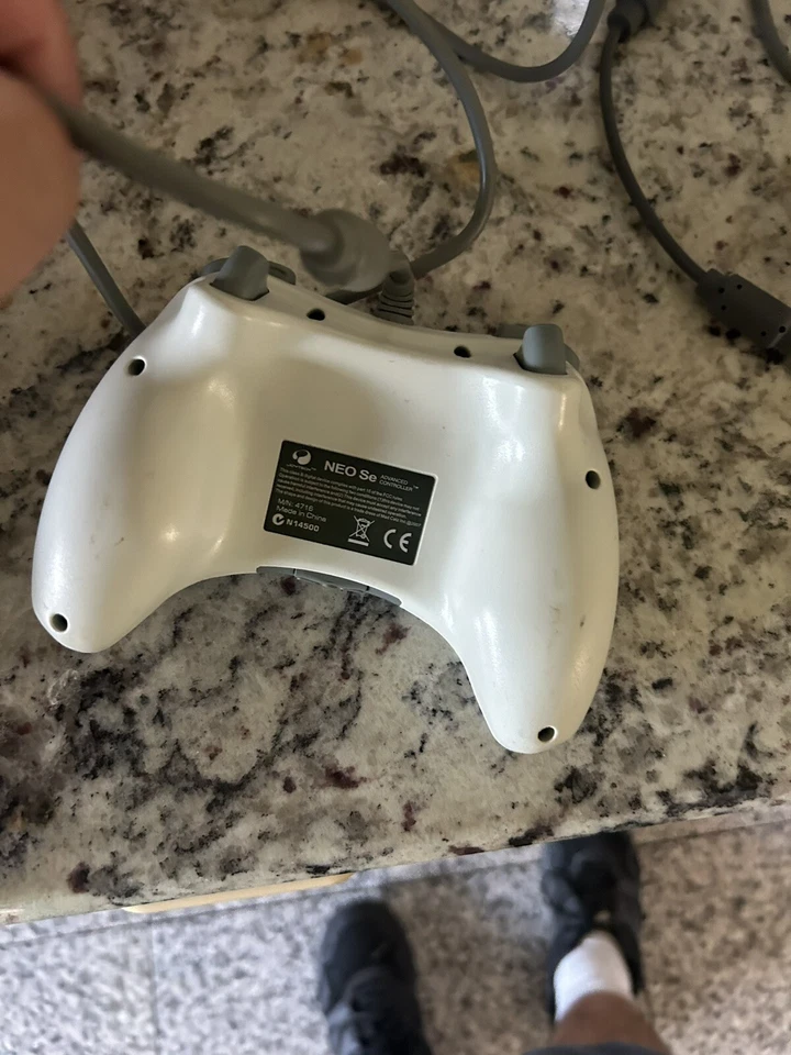 Joytech Neo White Wired Controller For Xbox 360 And PC - Image 3 of 4