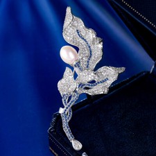 Elegant Designer Leaf Brooch Women's Wedding Jewelry Handmade Freshwater Pearls
