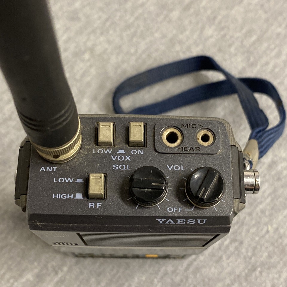 Yeasu FT 209RH Radio [Parts/AsIs] eBay