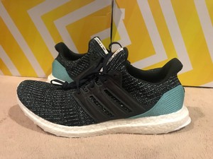 Unboxing the new triple Black Adidas Ultra Boost uncaged