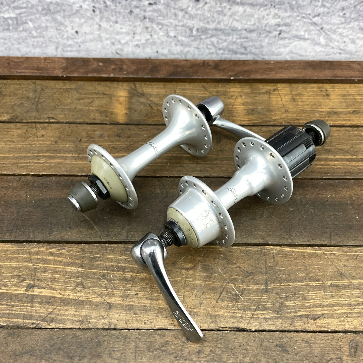 Moyeu avant Shimano RSX HB-A416 36 trous + blocage neuf