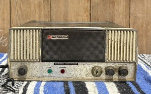 Vintage Motorola Business Dispatcher FM Two Way Radio Base D33CMT-1130BM