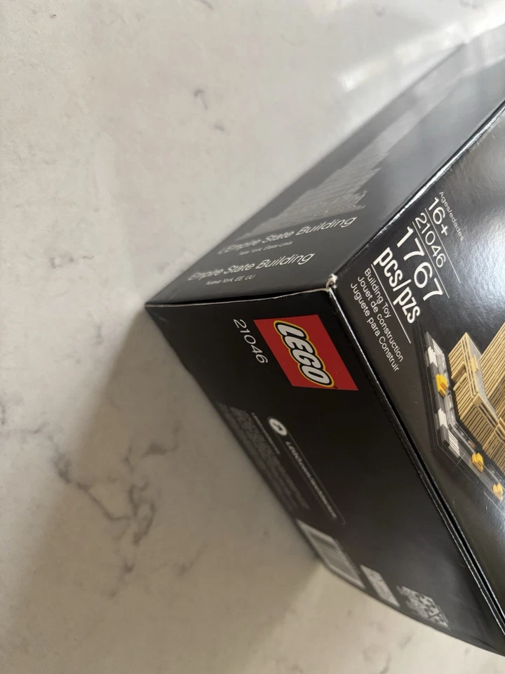 Lego Architecture 21046 Empire State Building  New Sealed Retired - Image 3 of 4