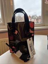 Ted Baker Women's Bag with Shoulder Strap, Black Patent Leather,  Floral Design