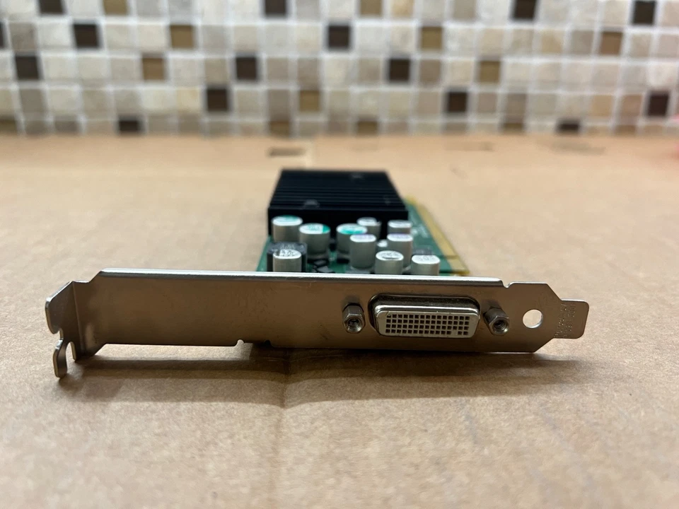 HP NVIDIA Quadro NVS 285 128MB PCIE 398685-001 EE061AA 396683-001 CARD - Image 3 of 4