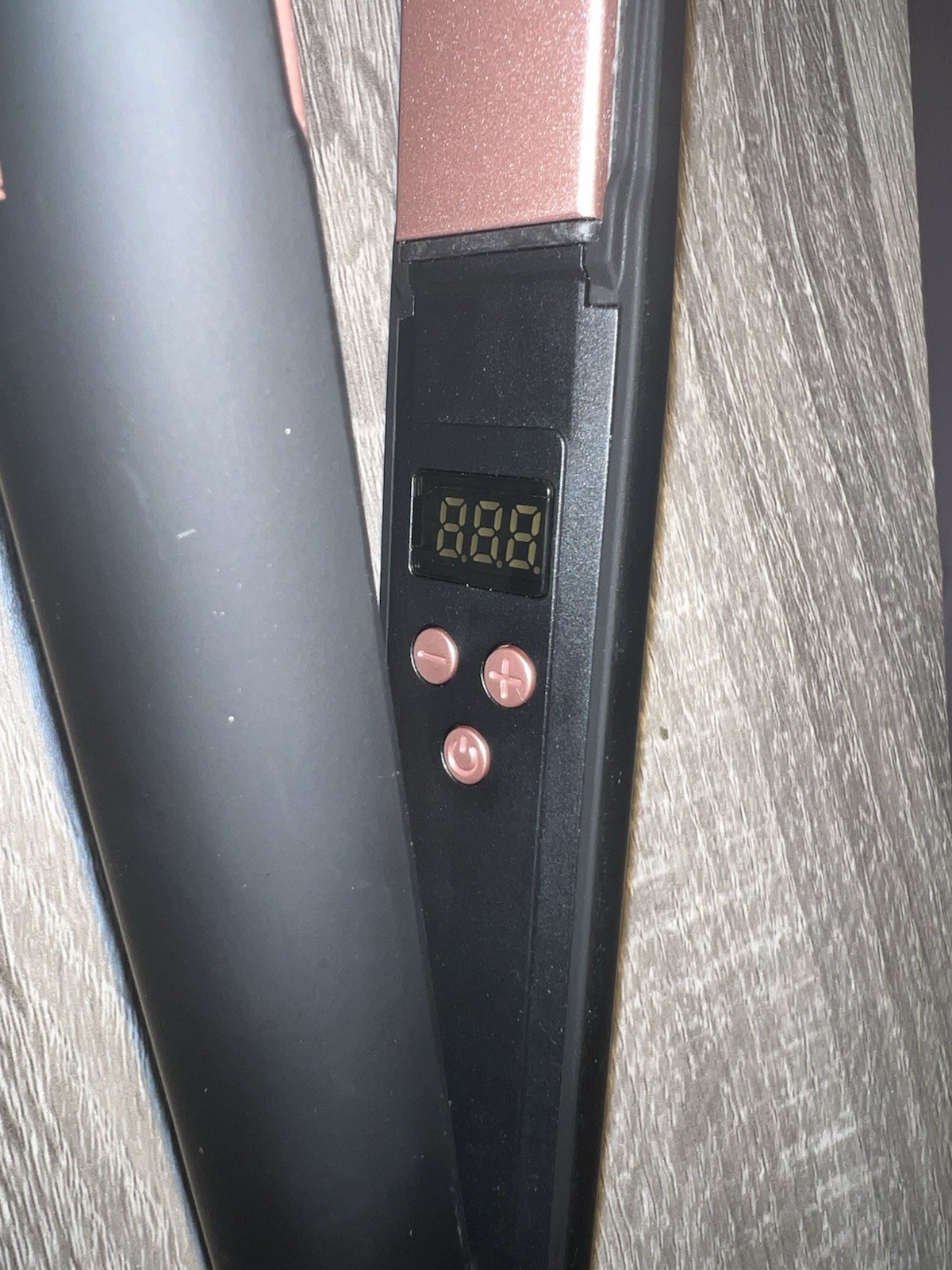 The Beachwaver Co. Coast Pro Titanium Flat Iron - Midnight Rose1-Inch Titanium