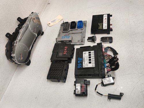 2022 GMC TERRAIN ECU IGNITION COMPUTER KEY SET MODULES W/SPEEDOMETER OEM LOT3598 - Picture 2 of 23