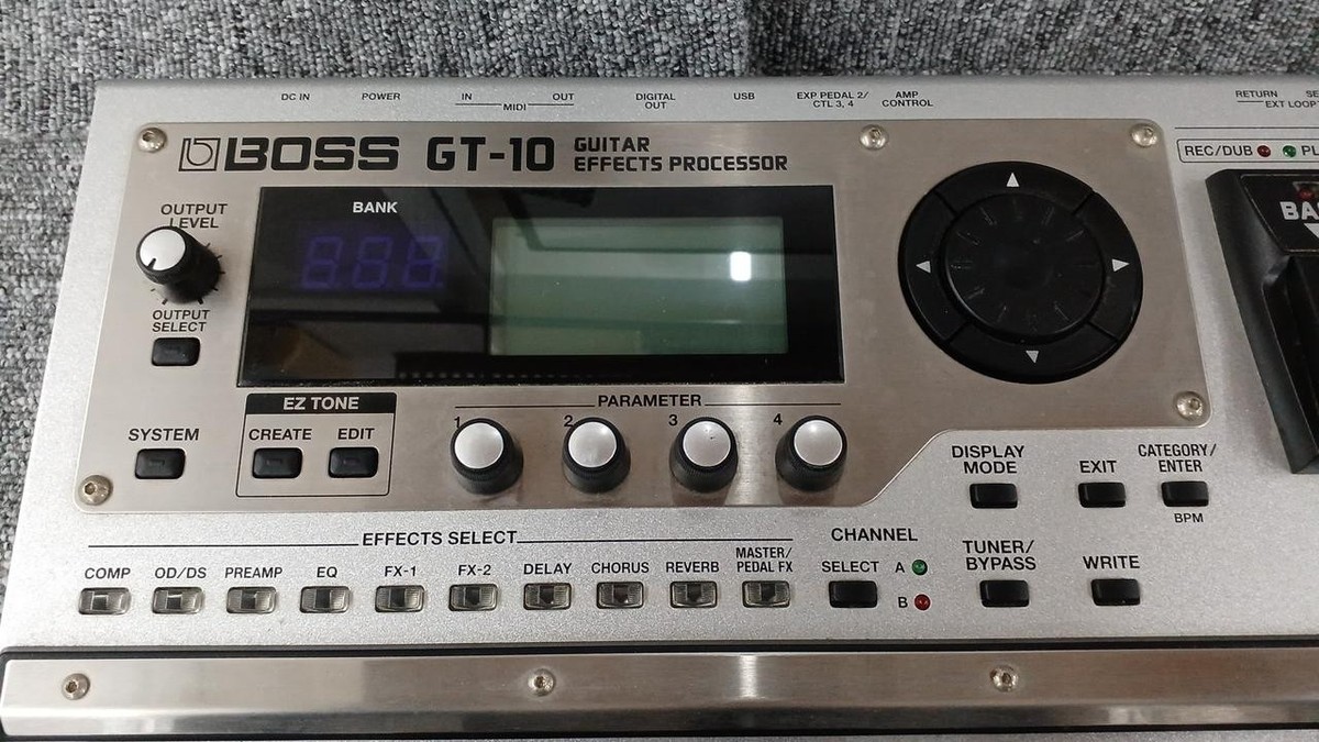 BOSS GT-10 Guitar Multi-Effects Processor COSM Amps Dual Engine
