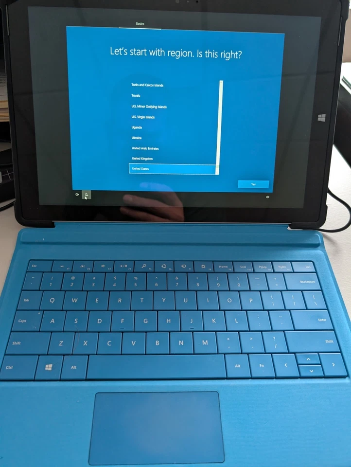 Microsoft Surface Pro 3 - i5-4300U - 128GB - 4GB RAM Win10 - Bundle w/AC & Case - Image 2 of 4