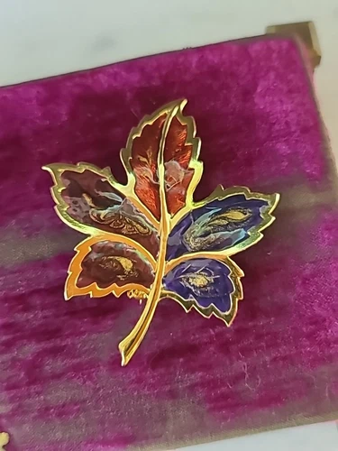 Enamel Gold Tone Metal Leaf Shaped Brooch Vintage Costume Jewelry