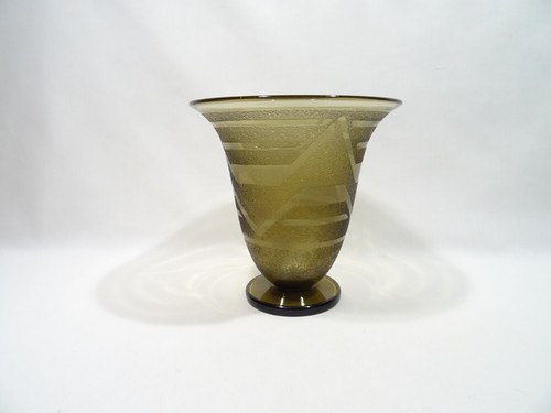 ANCIEN VASE TULIPE SCHNEIDER ART DECO VERRE FUME DECOR GEOMETRIQUE - Picture 4 of 10