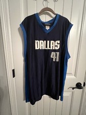 1653. NBA Dallas Mavericks Jersey Blue w/41 Nowitzki. Size XL
