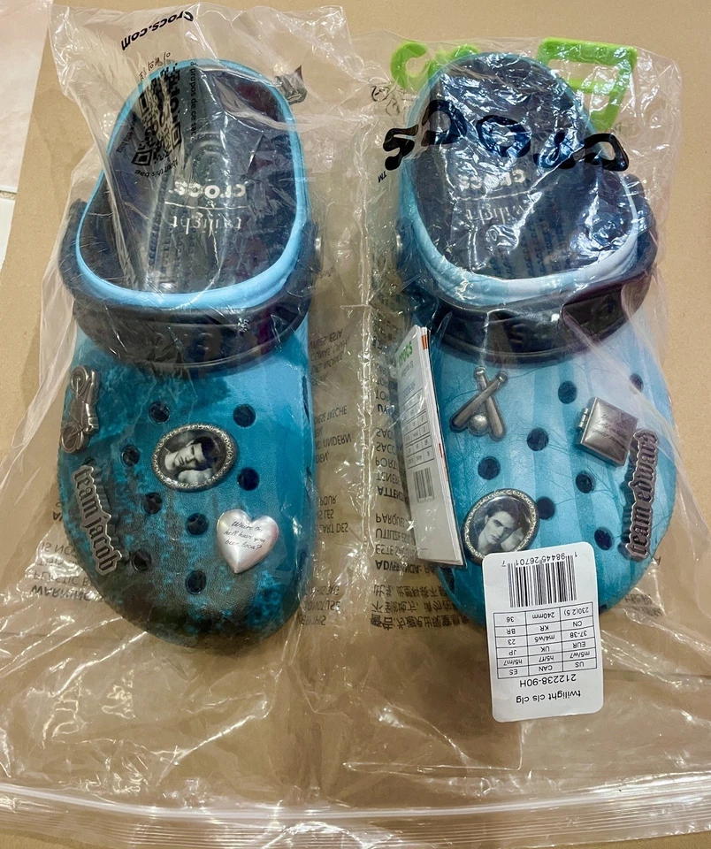 NEW🩵THE TWILIGHT SAGA🩵Crocs Classic Clog Women Size 7 M5/W7 IN HAND SHIP NOW - Image 2 of 4