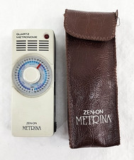 Zen-on Metrina QUARTZ METRONOME w/ Case Japan 9 volt Stand Tested and works