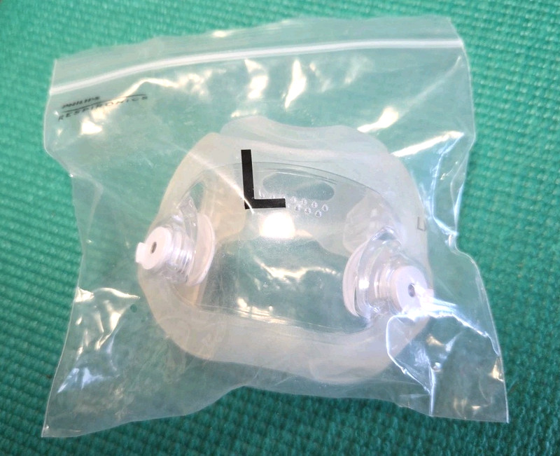 Size Large Philips Respironics 1133432 Dreamwear Cushion NEW IN PACKAGE