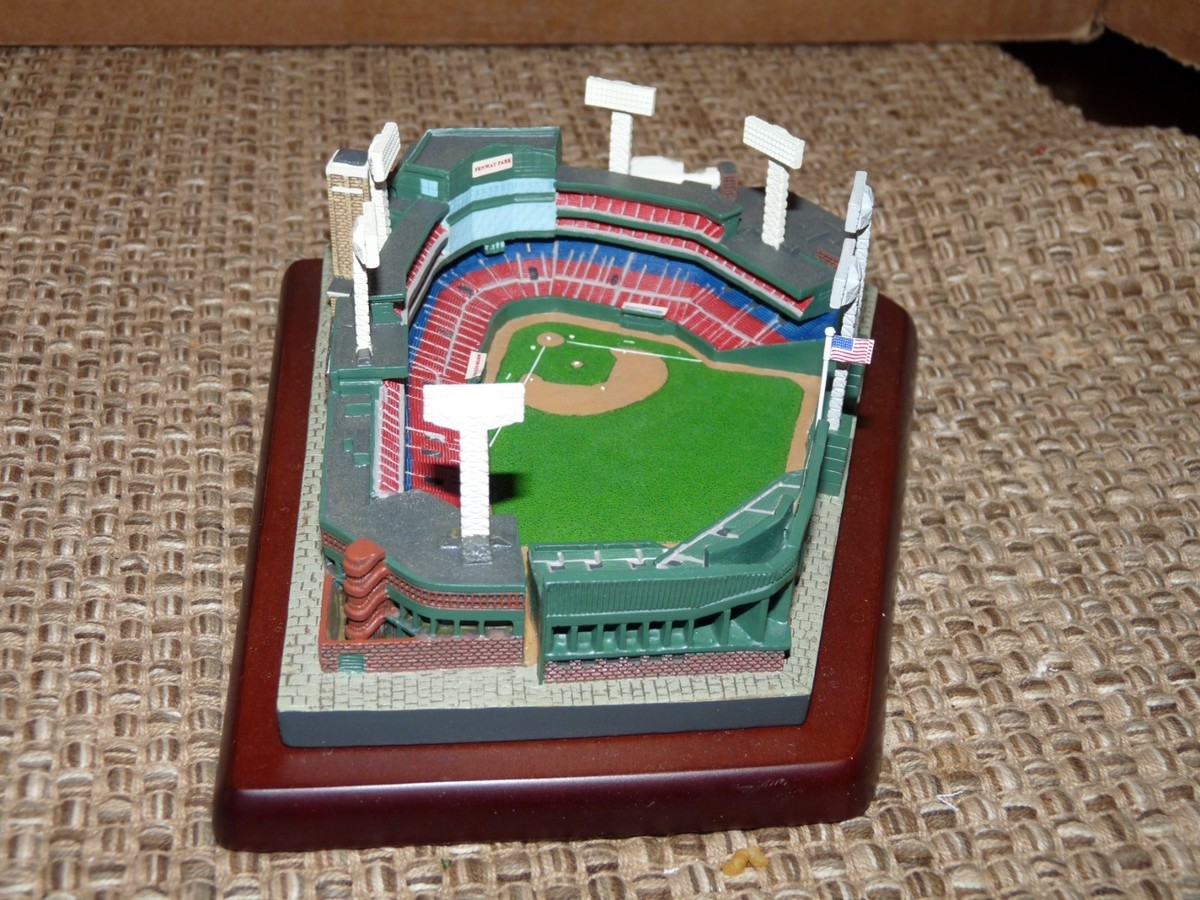 Danbury Mint Deluxe Fenway Park Boston Red Sox Stadium W/ Original