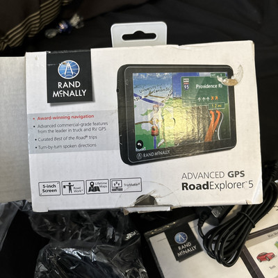 Rand McNally Road Explorer 5 GPS 5  Screen Lifetime Maps Exellent Condition 