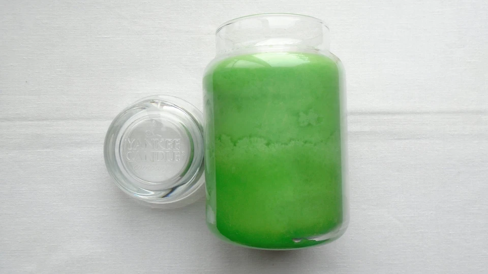 YANKEE CANDLE NEW/UNBURNED "GREEN GRASS" 2009 APOTHOCARY JAR 22OZ. STRONG SCENT! - Image 4 of 4
