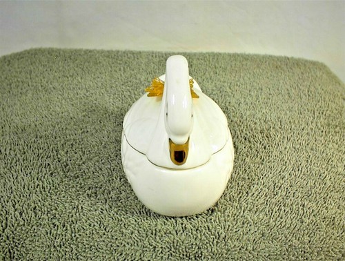 VINTAGE LEFTON BONE CHINA SWAN WHITE TRINKET BOX GOLD BUTTERFLY TRIM 1987 05986 - Picture 7 of 7