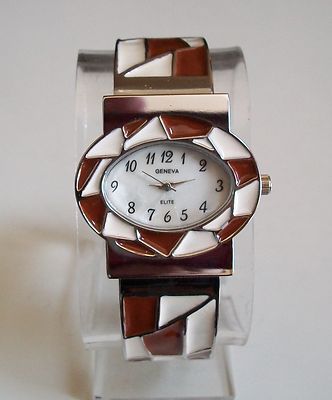 WOMEN NUMBER DIAL SILVER FINISH WHITE & BROWN BANGLE FASHION CASUAL WATCH