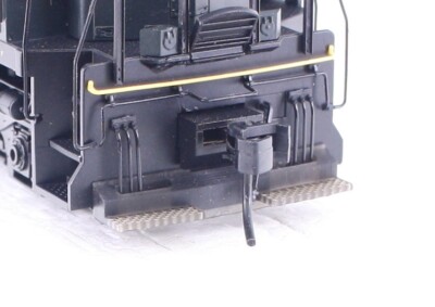 HO Scale Proto 2000 EMD SD45 Foot Board Pilot Replacement Part Primed 2 Pieces