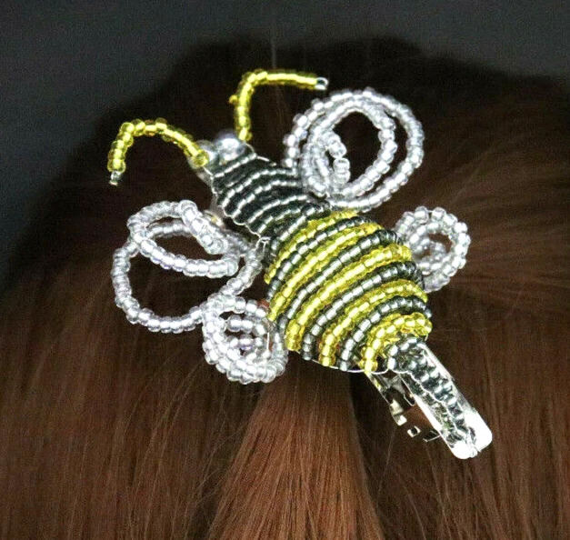 PINZA DE PELO FRANCESA CON CUENTAS A MANO ABEJORRO AMARILLO GRIS PLATA 4 "X 2.5" L Foto 3 de 3