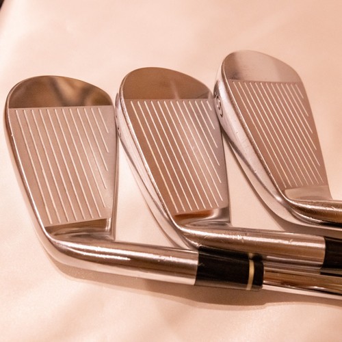 Golf Club IRONS PRGR is3 501 SET of 7 #4-9.P Dynamic gold s200 Steel Shaft Sflex - Picture 4 of 12