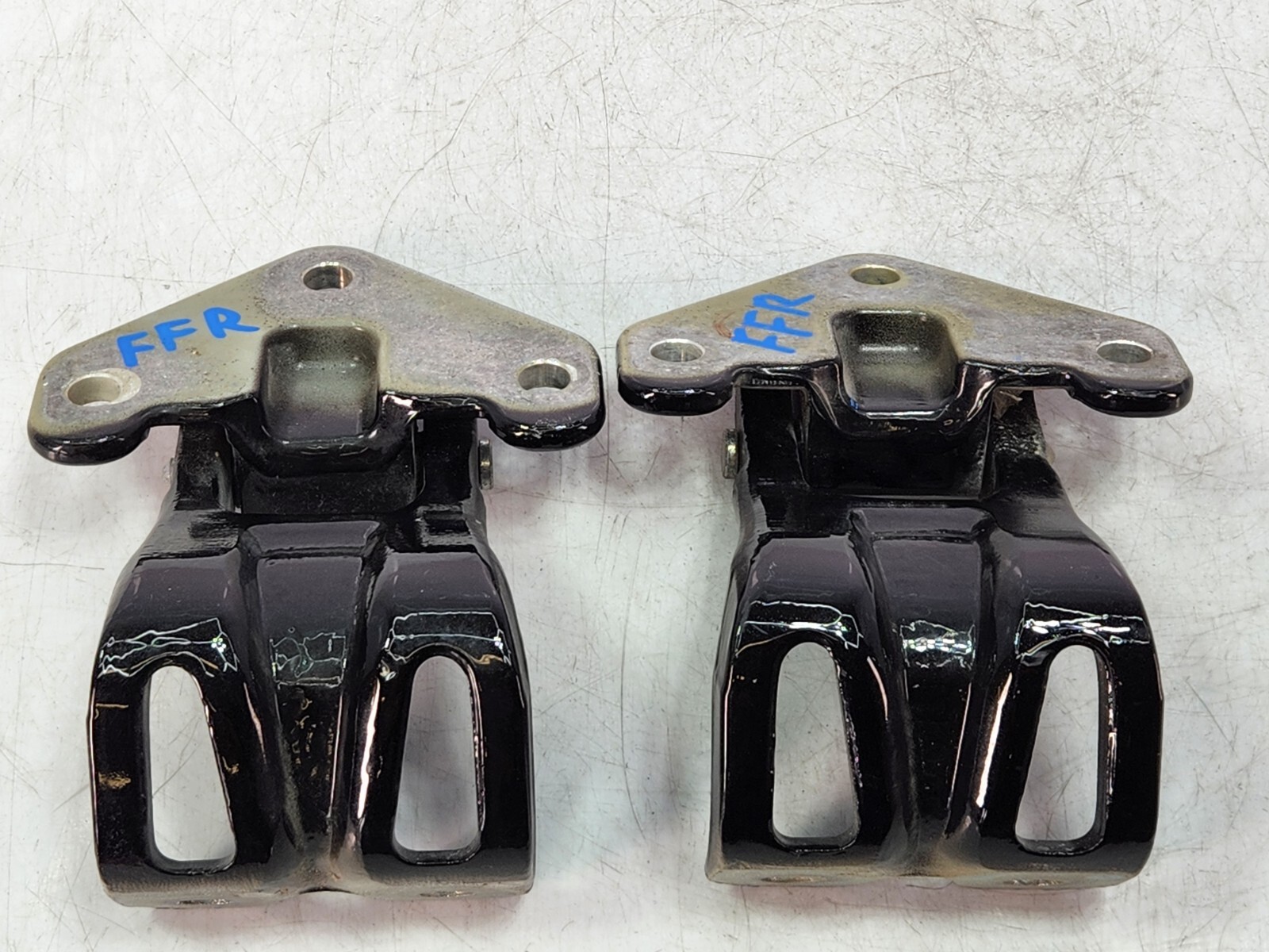 ✅ 11-16 OEM Ferrari FF Front Right Passenger Door Hinge Upper Lower Black SET