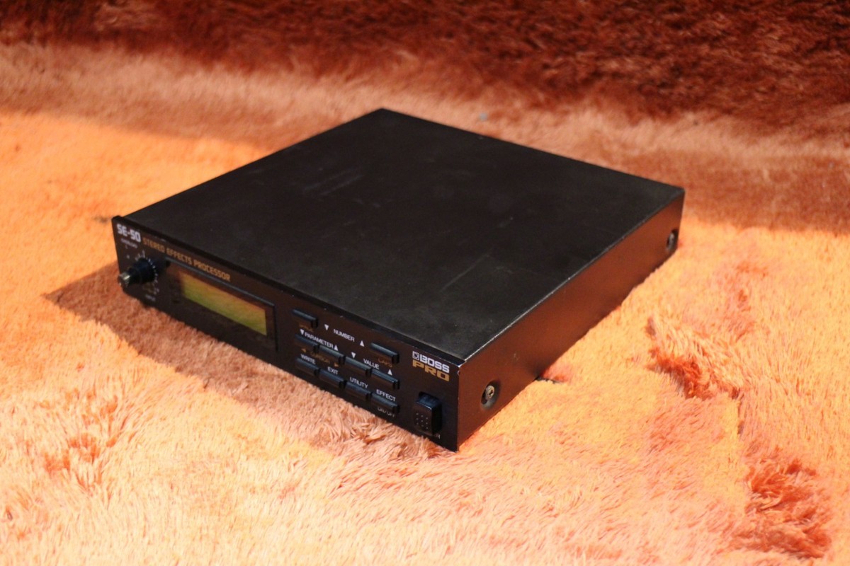 USED BOSS SE-50 SE 50 Guitar Synthesizer Synth Rack Effect U2852