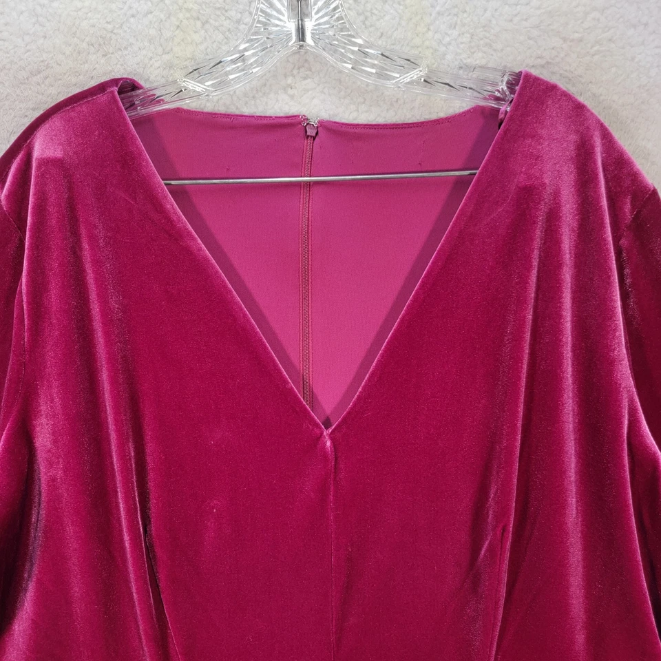 Sexy Pantalones Cortos de Cóctel de Terciopelo Magenta Elastizados Cuello en V para Mujer Mameluco Talla Grande 2X Foto 2 de 4